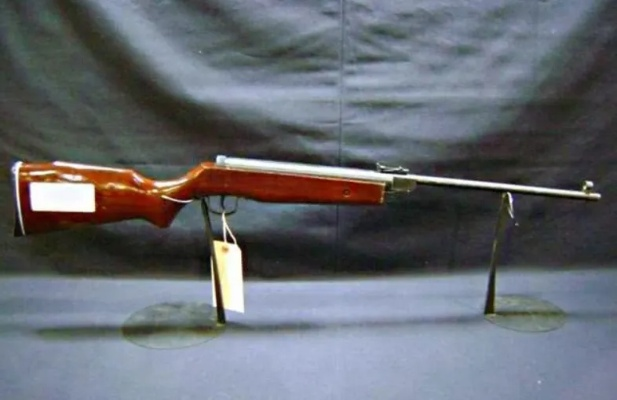 《绝地求生》冲锋枪性能解析：速射利器盘点，实战推荐！