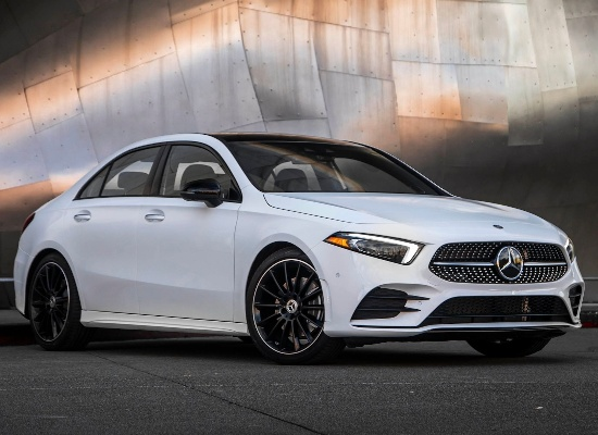 奔驰A级停产,CLA成最便宜入门,玩家选车有新选择?