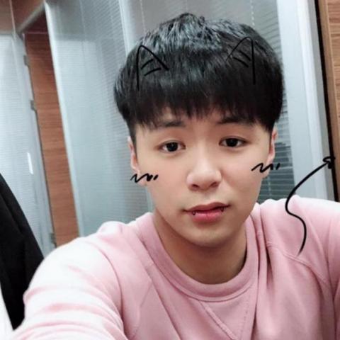 《堡垒之夜》主播直播破110万观看，创新观看纪录！