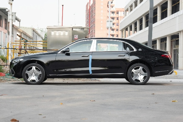 2025款迈巴赫S级146.8万起,游戏玩家的豪华座驾值得拥有?