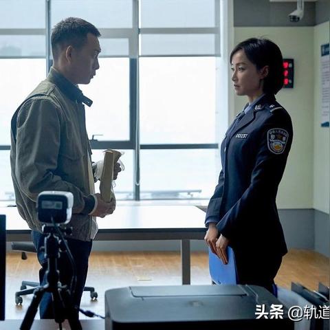 《行尸走肉第五章》惊险时刻：紧急关头，如何堵住生死之门？