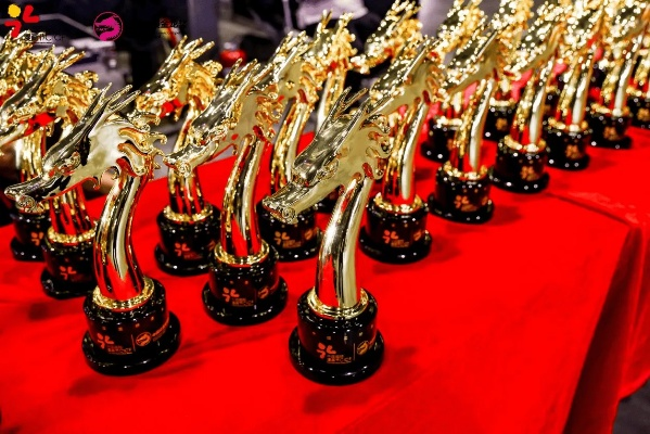 《破碎之地》斩获金龙奖，音画盛宴等你体验！