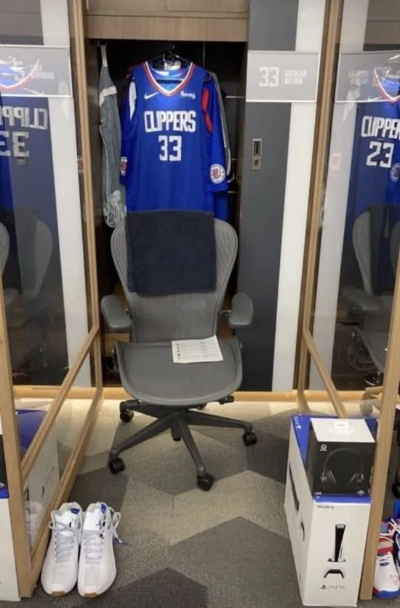 快船老板壕送PS5!揭秘快船队士气大增的秘密武器 快船老板壕送PS5!揭秘快船队士气大增的秘密武器