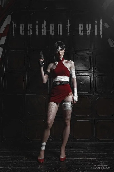 艾达王COS惊艳亮相！《生化危机》角色还原度爆表，粉丝直呼：太像了！