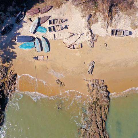 《光影远征队》首日热销50万，在线峰值突破7万，玩家狂热追捧！