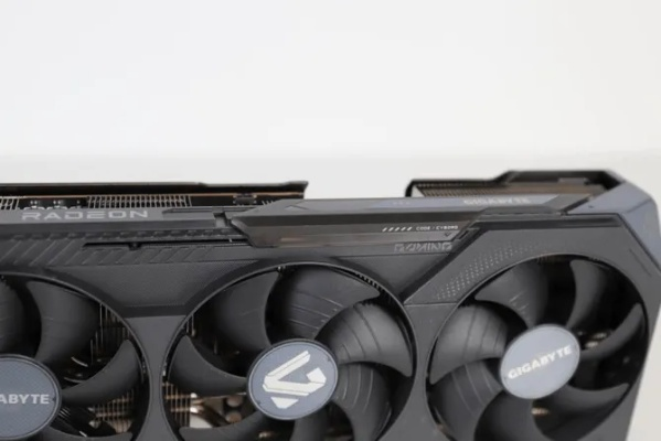 RX 9070XT显卡性价比爆表!10分好评解析 RX 9070XT显卡性价比爆表!10分好评解析