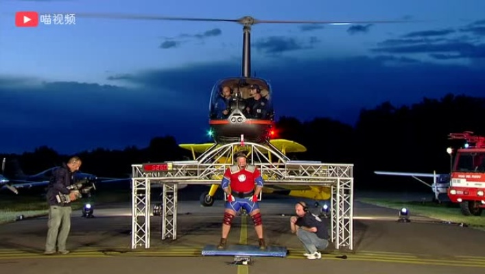 《忍龙4》空中发布会创纪录：直升机巨屏吊装，吉尼斯新纪录诞生