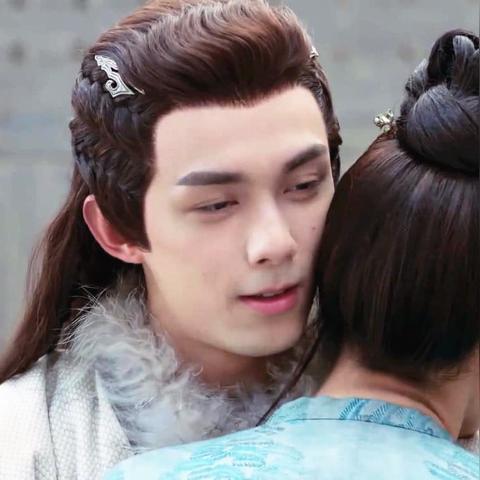 《命运2》新赛季活动来袭！隼月武器限时获取，独家揭秘！