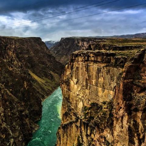 《蔚蓝》限时免费!体验极致平台跳跃新境界 《蔚蓝》限时免费!体验极致平台跳跃新境界