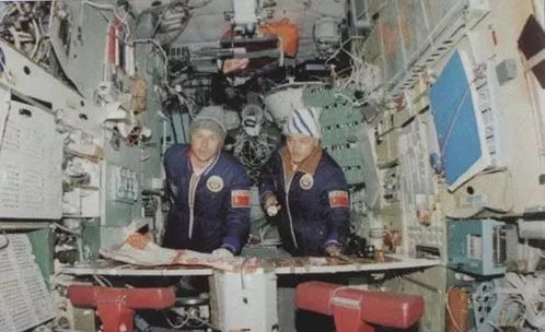 《天外世界》40分钟实机揭秘：探索未知宇宙的奇幻旅程