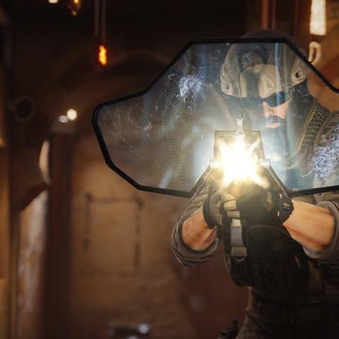 《彩虹六号》全新反伤系统：友军火力升级，协同作战新高度