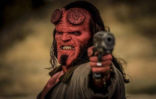 血皇后惊艳登场，揭秘《地狱男爵》三张剧照中的邪恶魅力