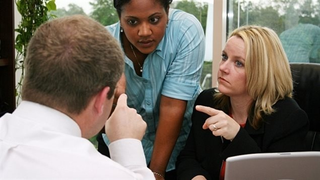 EA总监性骚扰争议:语言障碍成焦点,职场沟通价值再审视 EA总监性骚扰争议:语言障碍成焦点,职场沟通价值再审视