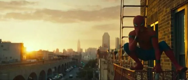 《蜘蛛侠》预告揭秘：笑料横生，英雄新篇章！