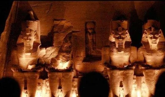 古墓奇观揭秘:法老诅咒遗迹重现神秘面纱 古墓奇观揭秘:法老诅咒遗迹重现神秘面纱