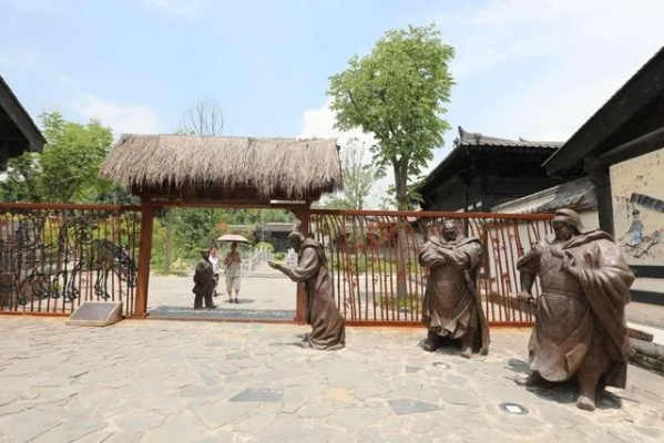 夜探孔明茅庐:揭秘三国旅游新体验 夜探孔明茅庐:揭秘三国旅游新体验