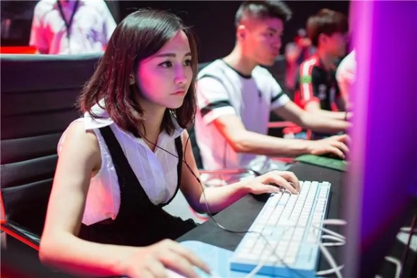 电竞风云：揭秘主播选手的荣耀生活