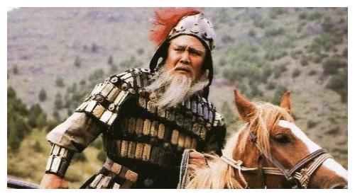 勇猛程普老将风采，沙场杀敌显神威