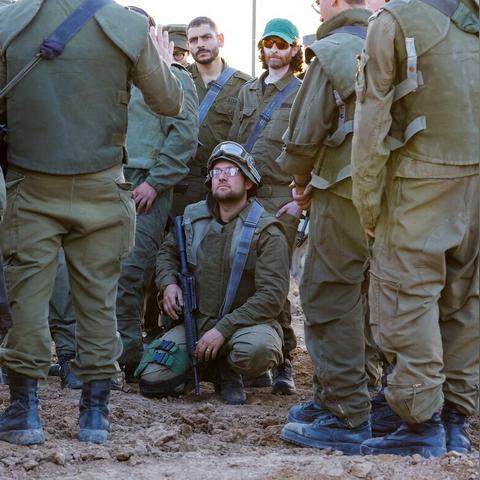 地雷社力作枪战美少女，神秘新游惊艳亮相，创新体验震撼来袭