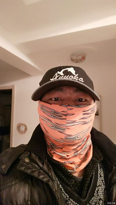 蛇叔在线炫技，合金自拍新视角揭秘战术魅力