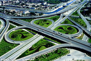 公共交通革新，物流升级：揭秘《城市天际线2》交通新纪元