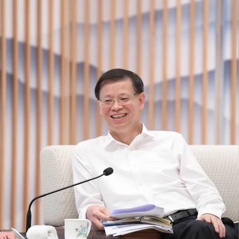 《使命召唤：高级战争》震撼预告，揭秘未来战争新篇章！