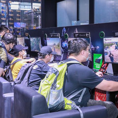 《黑暗之魂2》典藏版惊艳亮相,超凡工艺迷你刀剑盾震撼登场 《黑暗之魂2》典藏版惊艳亮相,超凡工艺迷你刀剑盾震撼登场