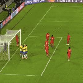 《FIFA 14》革新射门,真实体验升级! 《FIFA 14》革新射门,真实体验升级!