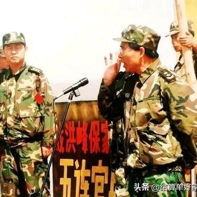 钢铁之躯化身正义使者，揭秘人间之神新皮肤震撼来袭