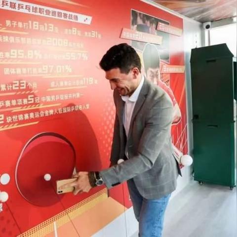 《立方体》揭秘:沉浸式视觉盛宴,探索无限新维度 《立方体》揭秘:沉浸式视觉盛宴,探索无限新维度