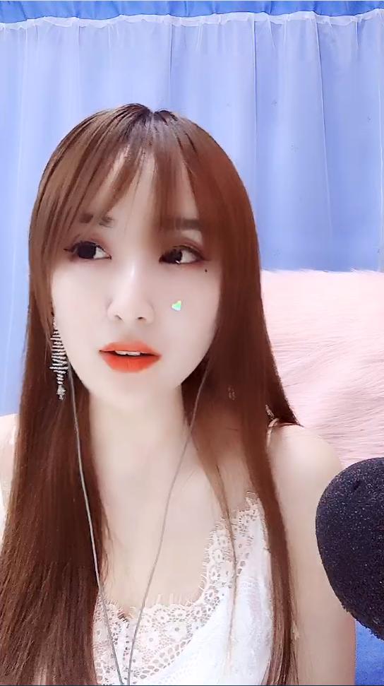 电眼美女深情凝视，你心动了吗？揭秘电眼魅力新境界