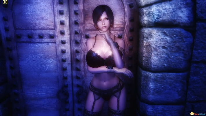 上古卷轴5独家揭秘：恶魔翅膀吊带黑丝袜内衣盛宴