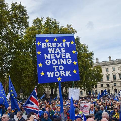 真实丧尸围城:瑞典僵尸节惊现生存挑战 真实丧尸围城:瑞典僵尸节惊现生存挑战