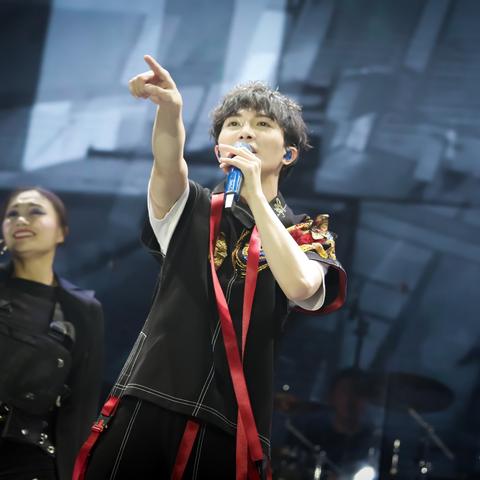 辐射孤岛重生：危机引擎下的100号避难所新纪元