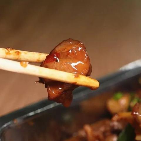 《纷乱深渊》食材秘籍：解锁深渊美食新境界