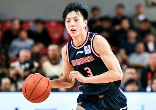 郭艾伦为什么没打比赛？体育游戏玩家必看的现实联动与阵容调整解析