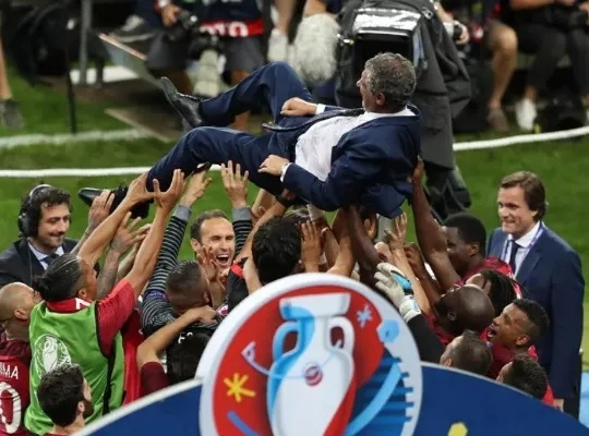 《PES2016》欧洲杯决赛精彩集锦：重温巅峰对决瞬间