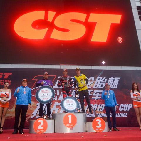 《赛车计划》新截图曝光:雨中飞驰,视觉盛宴来袭 《赛车计划》新截图曝光:雨中飞驰,视觉盛宴来袭