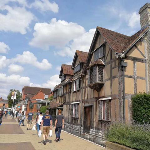 现代简约生存小屋速搭攻略,轻松打造《我的世界》新居体验 现代简约生存小屋速搭攻略,轻松打造《我的世界》新居体验