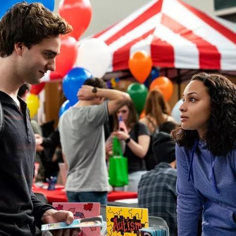 《凡人单机》场景镜像系统大揭秘：探索无限变换之美