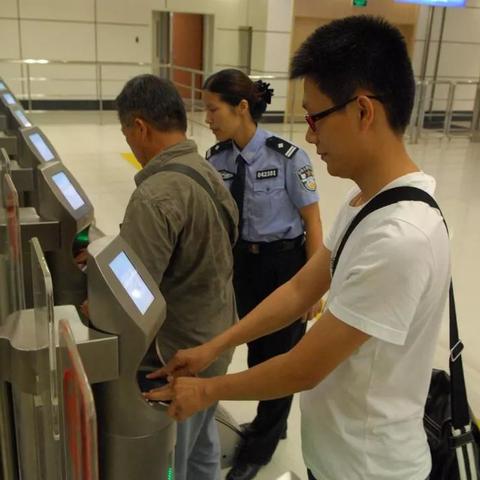 《十大热门游戏:玩到通关竟怒删,揭秘玩家心酸历程》 《十大热门游戏:玩到通关竟怒删,揭秘玩家心酸历程》